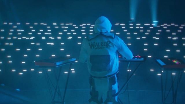 Alan Walker, YUQI of (G)I-DLE, JVKE - Fire! смотреть онлайн