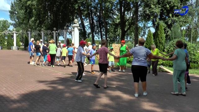 «Бабушки и внуки не знают скуки». Праздник поколений организовали в Мозырском ТЦСОН смотреть онлайн