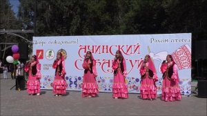 Сабантуй в Ачинске. Фольклорный ансамбль Бэйрэм.Руководитель Галия Комиссаренко12.07.26г.Автор Елена