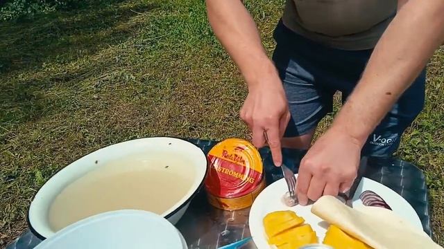 Сюрстрёмминг surströmming шведский продукт, представляющий собой квашеную балтийскую сельдь смотреть онлайн