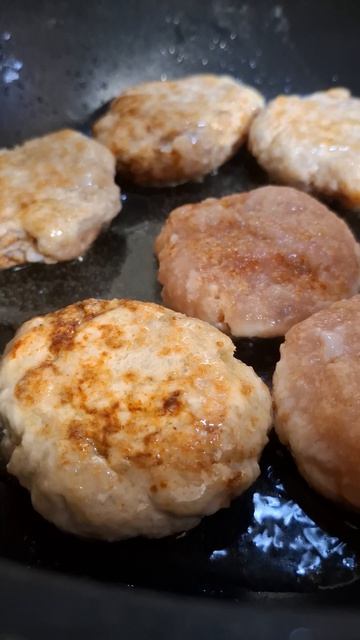Быстрые котлетки из куриной грудки, детям на море смотреть онлайн