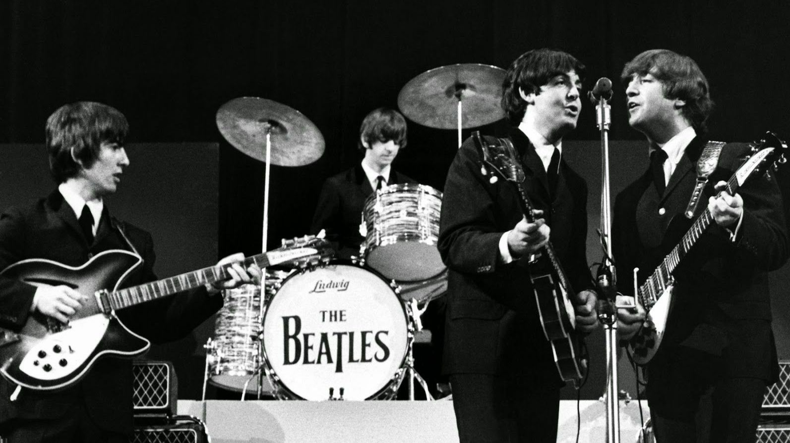 The Beatles - I Want To Hold Your Hand - Performed Live On The Ed Sullivan Show 2.9.64 смотреть онлайн