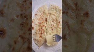 КАВКАЗКИЕ ЛЕПЁШКИ С СЫРОМ И ЗЕЛЕНЬЮ.