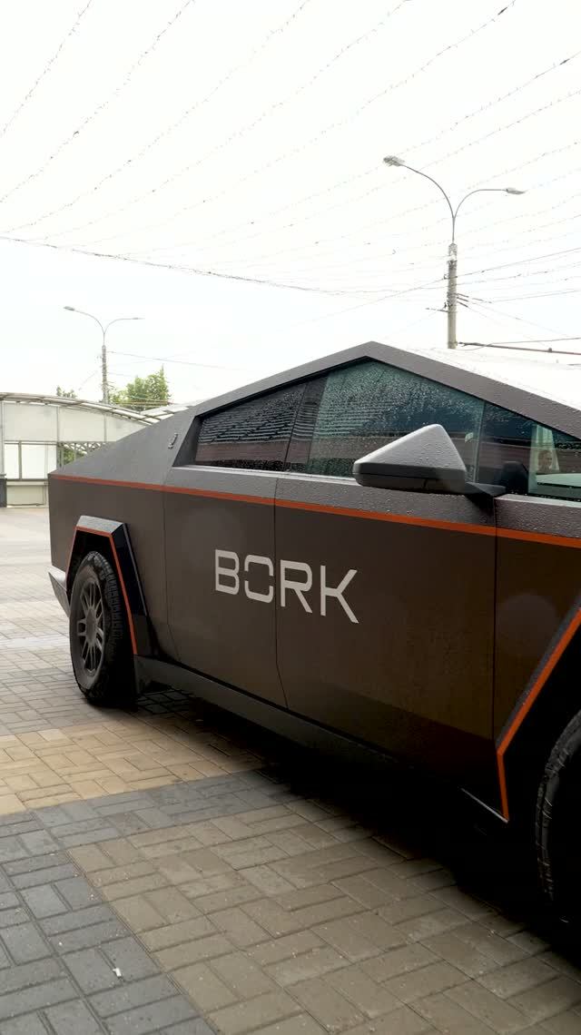 Доставка на автомобиле Tesla Cybertruck — наша новая реальность
