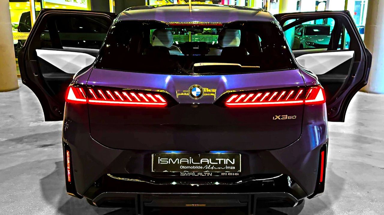 BMW iX3 2026 — захватывающий высокотехнологичный спортивный семейный кроссовер смотреть онлайн