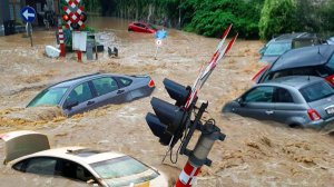 Потоп в Сочи❗ Водопады из грязи и затопленные машины во дворах❗