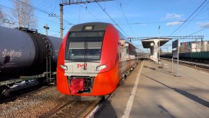 «Из депо» Электропоезд «Ласточка-Премиум» ЭС2ГП-009 на ст.Кушелевка, март 2022 года