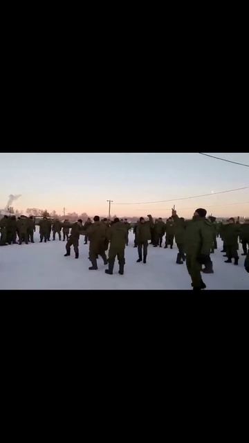 Бойцы из Татарстана перед отправкой на фронт СВО поднимают боевой дух ✊ смотреть онлайн
