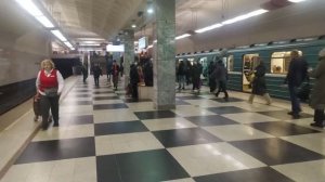 Станция метро Братиславская интерьер, пассажиры, поезд Москва Фрагмент 20