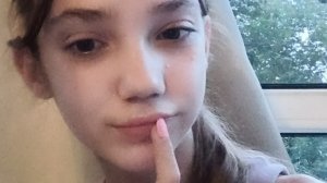 делаю маникюр из пластилина , получилось бомба