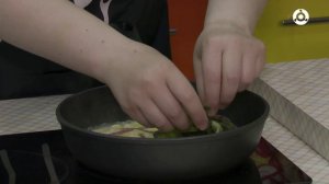 Утреннее меню. Готовим омлет с кунжутом
