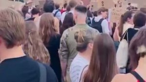 ‼️🇺🇦🏴☠️В Киеве и других городах Украины идут «картонные майданы» против решения Зеленского