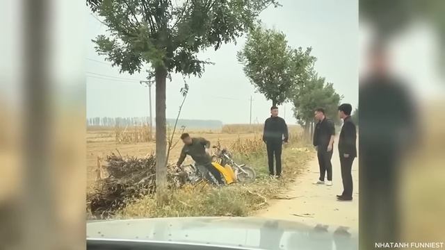 Постарайтесь не засмеяться Подборка лучших смешных видео Неудачи, розыгрыши и смешные моменты 20