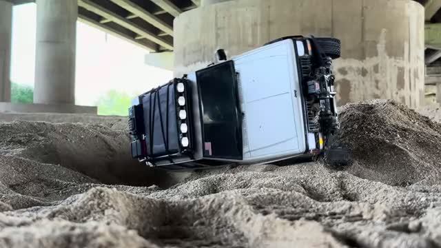 Cherokee 4x4 оуф-роуд по спасению 🔥 Электро машины мечта 🔥 Фильм для детей и взрослых смотреть онлайн