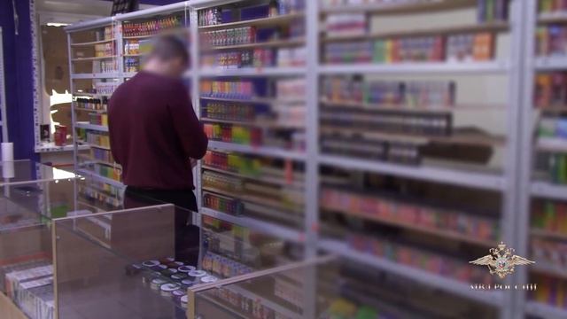Ульяновские полицейские изъяли нелегальные вейпы и жидкости для них с поддельной маркировкой смотреть онлайн