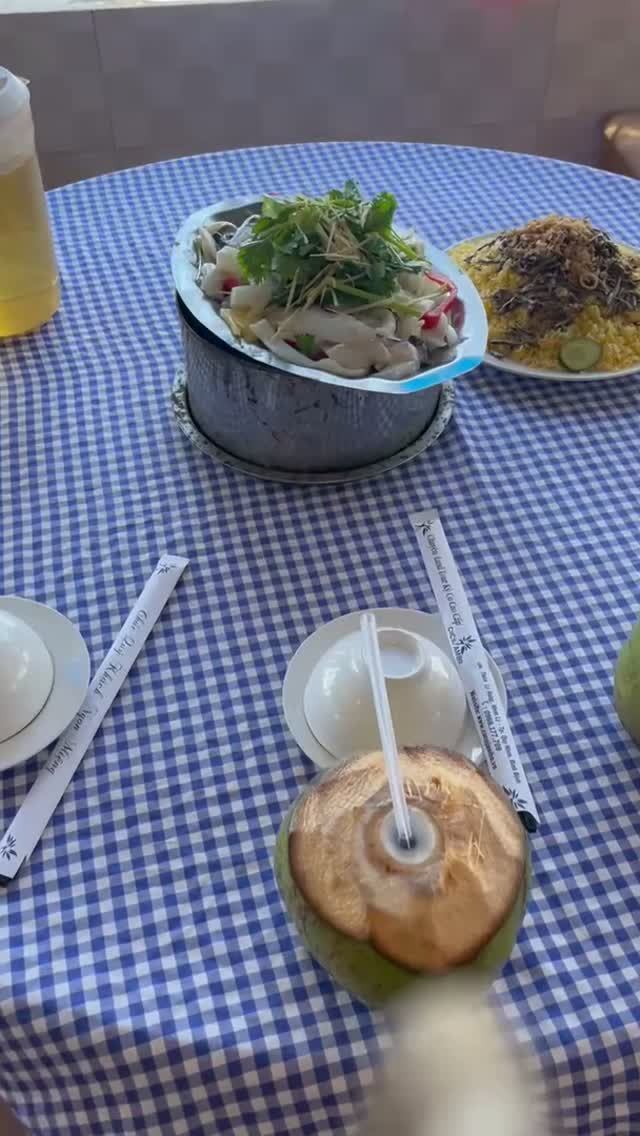 Большие блюда в не туристическом месте Вьетнама