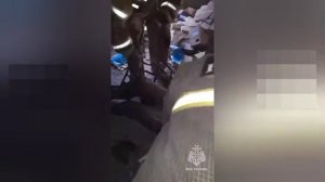 Вот что творят нацисткие шакалы ,это Горловка,видео МЧС,удар по мирному зданию.