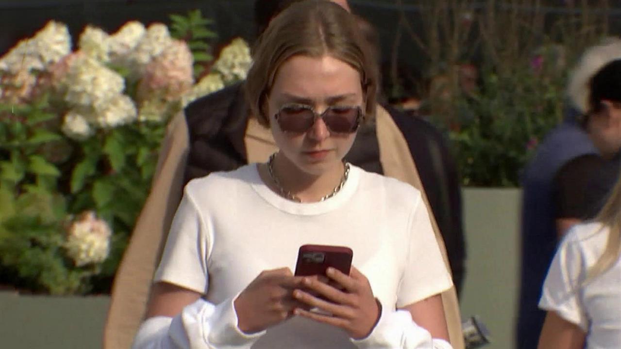 Приложения MAX, VK, "Одноклассники" и Mail.ru исчезли из магазина Google Play смотреть онлайн