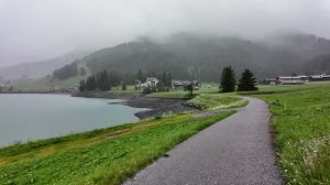 🇨🇭 Давос, Швейцария - Прогулка в дождливый день по озеру Давос / 2026 / 4K (2160p)