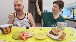 Мукбанг ПРОТЕСТИРОВАЛА Вована на ВЕРНОСТЬ, он оказался НЕ ГОТОВ! ИЗДЕВАЮСЬ?! Семейный обед Россия