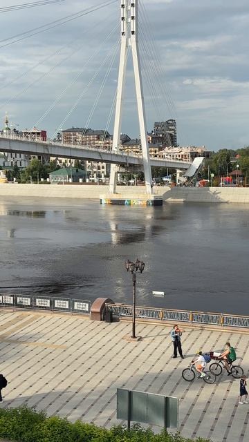 Мост влюблённых г.Тюмень Набережная (река Тура)