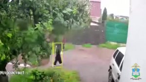 Орловская полиция пресекла хищение 1 млн рублей у пенсионерки, задержав с поличным курьера аферистов