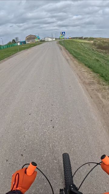 Едем вниз по селу Тарманы с попутным ветром #велопоездка #велосипед #Тюмень