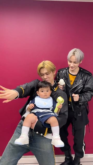 just stick with #yoojun 👨🍼👶 #TXT