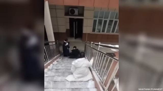 Постарайтесь не засмеяться Подборка лучших смешных видео Неудачи, розыгрыши и смешные моменты 24