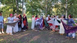 Хоровод с платками 15.07.26.