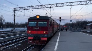 «История!» Электропоезд ЭТ2Л-027 на ст.Кушелевка, март 2022 года
