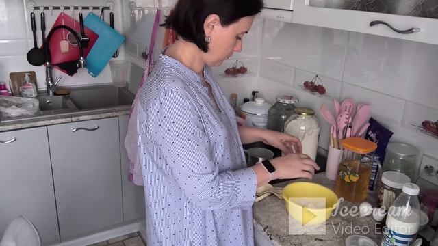 Влог 165. Ужинаем в Ростиксе. Заготовка вафель впрок.