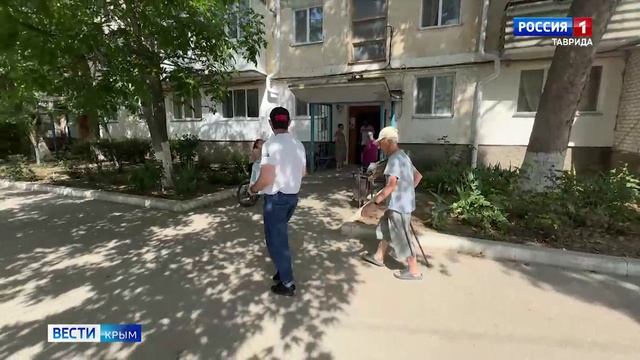 На фоне перебоев с электричеством и водоснабжением в северном Крыму на помощь приходит взаимовыручка смотреть онлайн