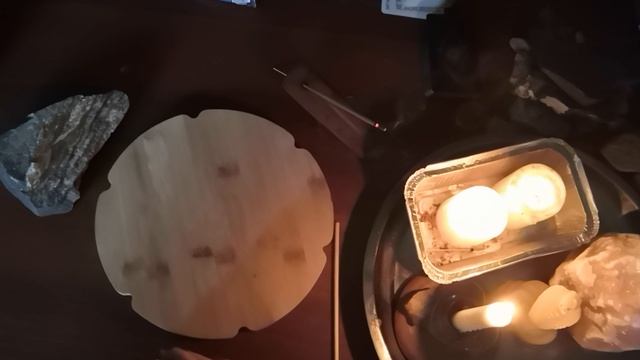 На крестового короля и даму червовую.