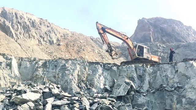 Massive Hitachi Excavator Breaking Solid Rock ｜ Extreme Quarry Mining Operations 🚜⛏️ смотреть онлайн