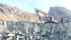 Massive Hitachi Excavator Breaking Solid Rock ｜ Extreme Quarry Mining Operations 🚜⛏️
