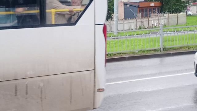 Екатеринбург вид из окна городского автобуса (16 июля 2026) смотреть онлайн