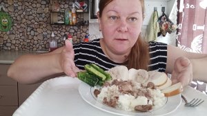 мукбанг/рис с мясом / молосолные огурцы/ буженина куриная/