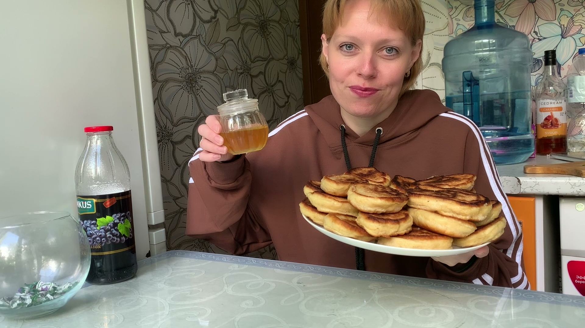 Влог. Пышные оладьи на ряженке. Экономная еда