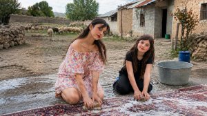 Тяжелая повседневная жизнь девушки-кочевницы | Стирка ковров и уборка дома в сельской деревне