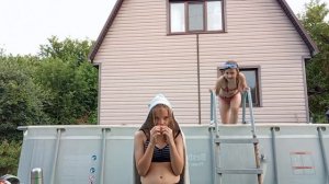 Купаемся в бассейне.часть 2
