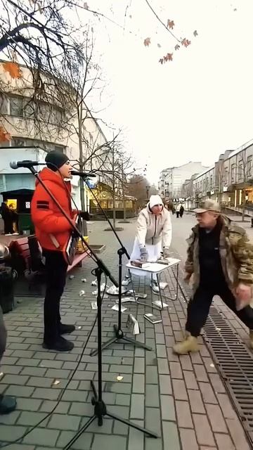 Херой зол