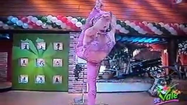 Contorsionista Esmeralda en Se Vale смотреть онлайн