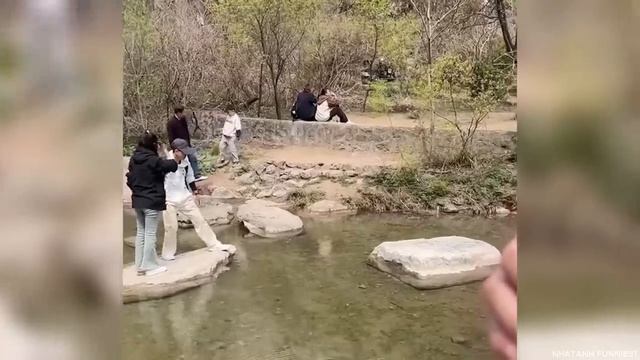 Постарайтесь не засмеяться Подборка лучших смешных видео Неудачи, розыгрыши и смешные моменты 28