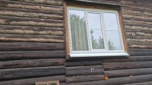 18-07-2026.Дача..Продолжается  отделка окон ПВХ.Опять прополка вдоль забора.