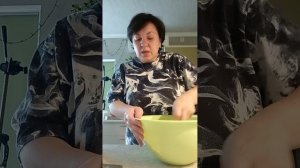 Замесила тесто для 🍞 По моим подсчётам должна успеть испечь.