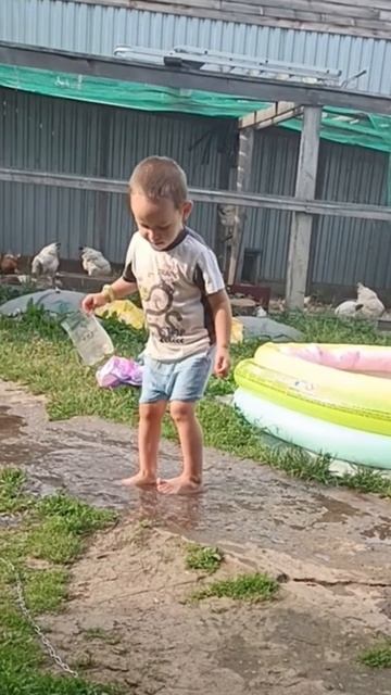 Дождя нет
Берём все в свои руки и делаем лужи ☺️