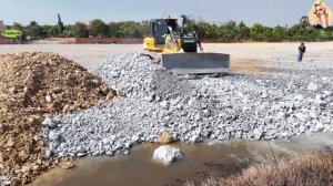 Строительство, засыпка водного канала
