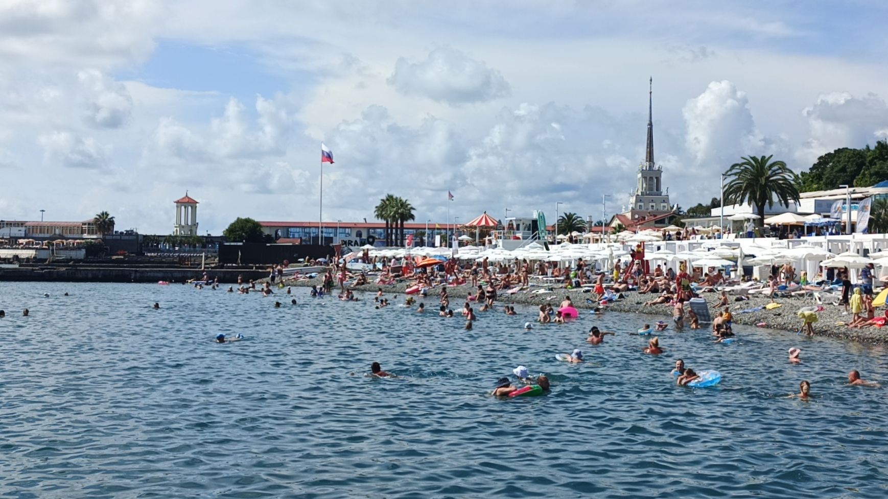 СОЧИ СЕГОДНЯ 🔥17 ИЮЛЯ 2026✅+33, МОРЕ +27🌊ПОМОЙНОЕ МОРЕ,ПОГОДА,ОБСТАНОВКА НА КУРОРТЕ 🏖️СОЧИ 2026 смотреть онлайн