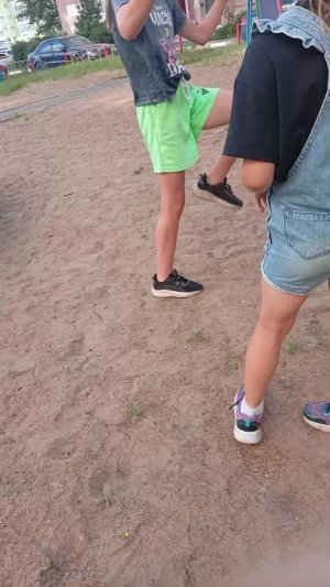 монстры три